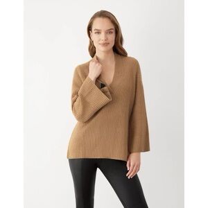 NWT GSTQ Women's Snap Sleeve V Neck
Sweater